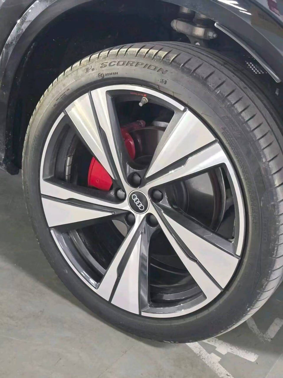 Audi Q5L — Колесо