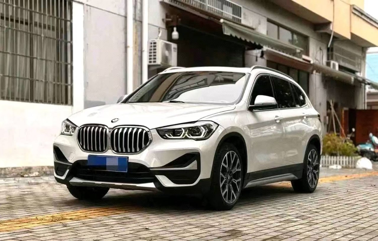 BMW X1 — фото автомобиля