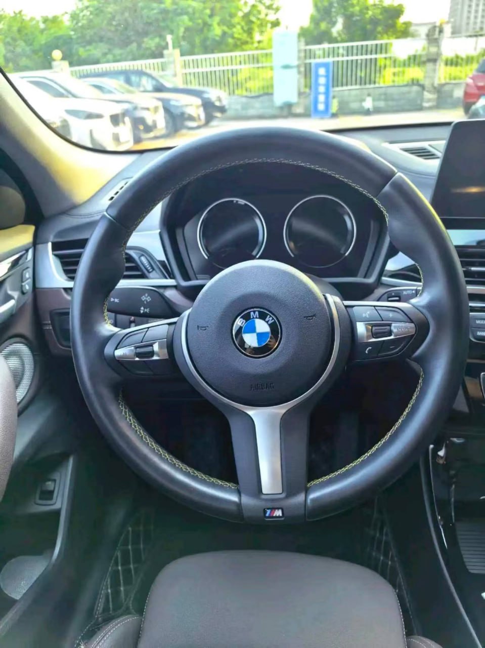 BMW X2 M Sport — Руль и приборная панель