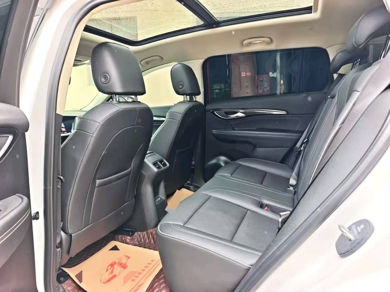 Buick Envision Plus — Задний ряд сидений