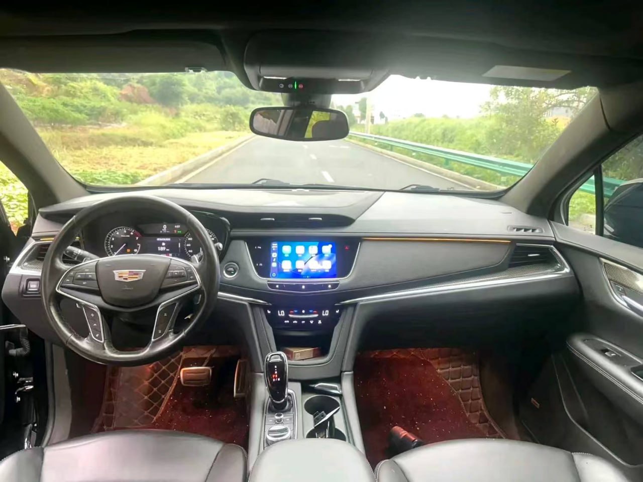 Cadillac XT5 — Панель приборов и центральная консоль