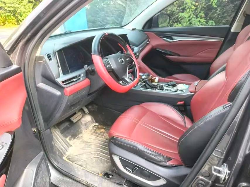 Changan CS75 PLUS — Водительское место