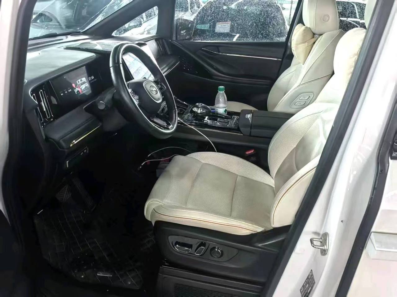 GAC Trumpchi M8 — Место водителя