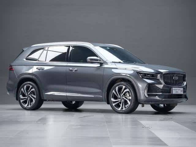 Geely Monjaro — Вид спереди и справа
