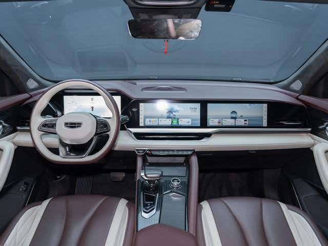Geely Monjaro — Панель управления