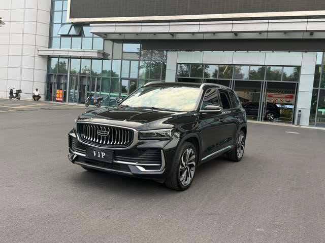 Чёрный Geely Monjaro 2023 — фото автомобиля