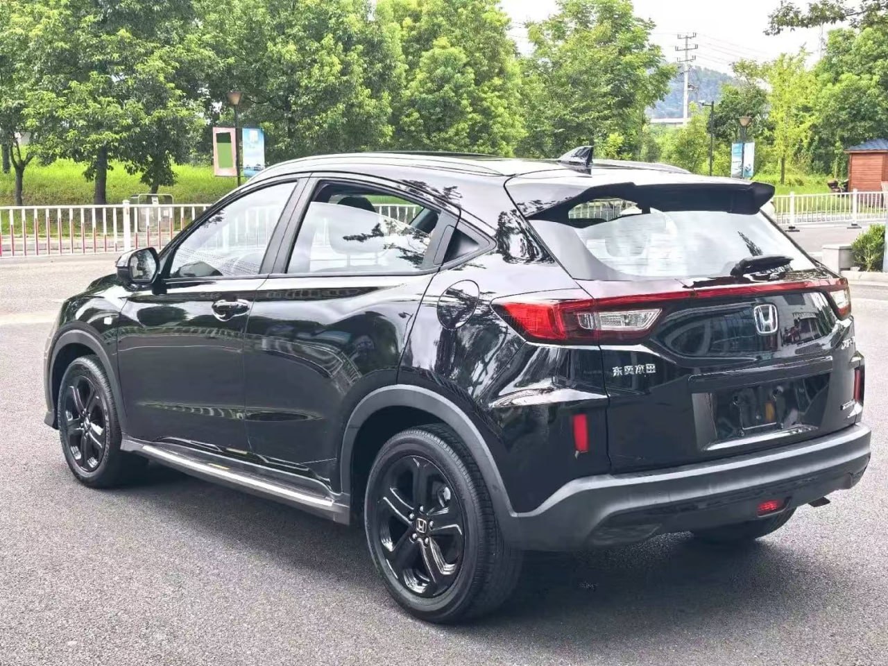 Honda XR-V — Вид сзади и слева