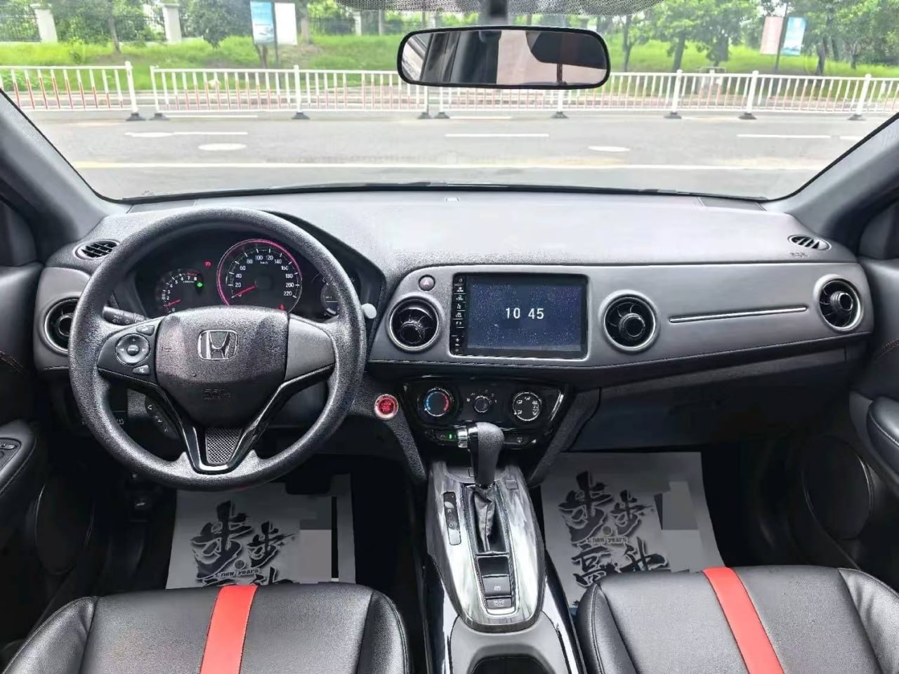 Honda XR-V — Приборная панель и центральная консоль