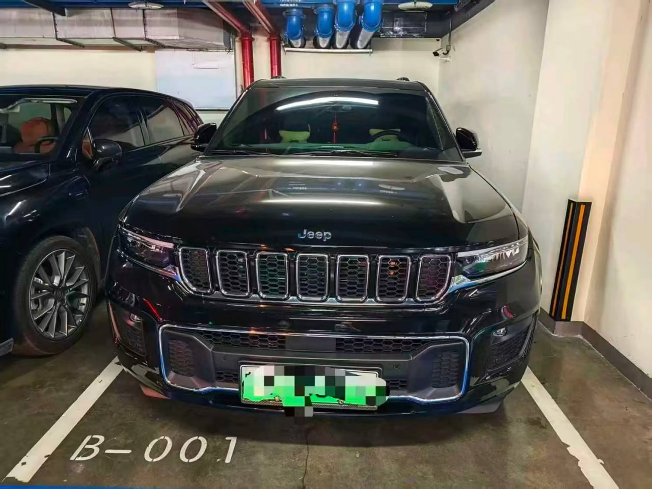 Jeep Grand Cherokee 4xe — Вид спереди
