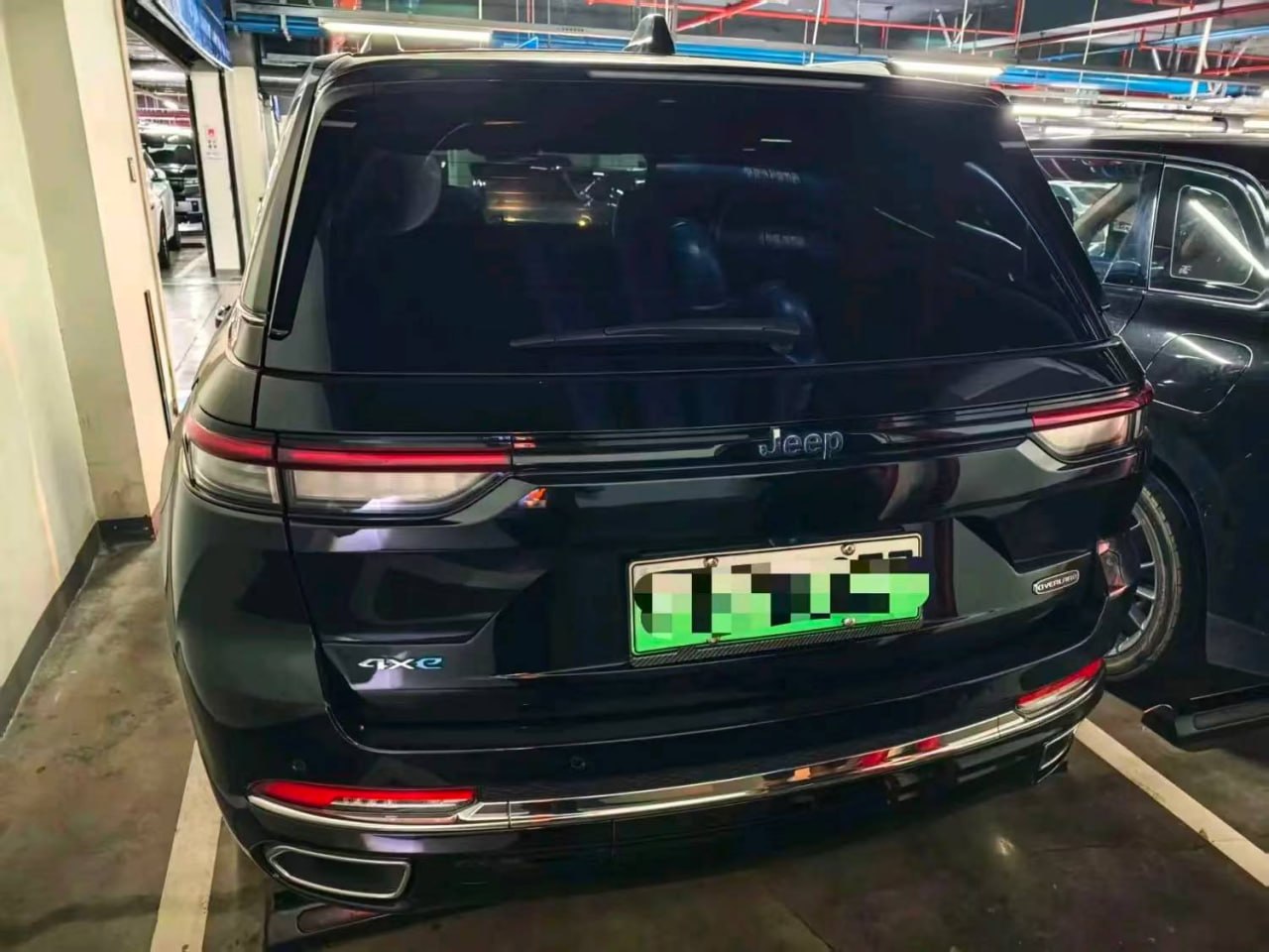 Jeep Grand Cherokee 4xe — Вид сзади