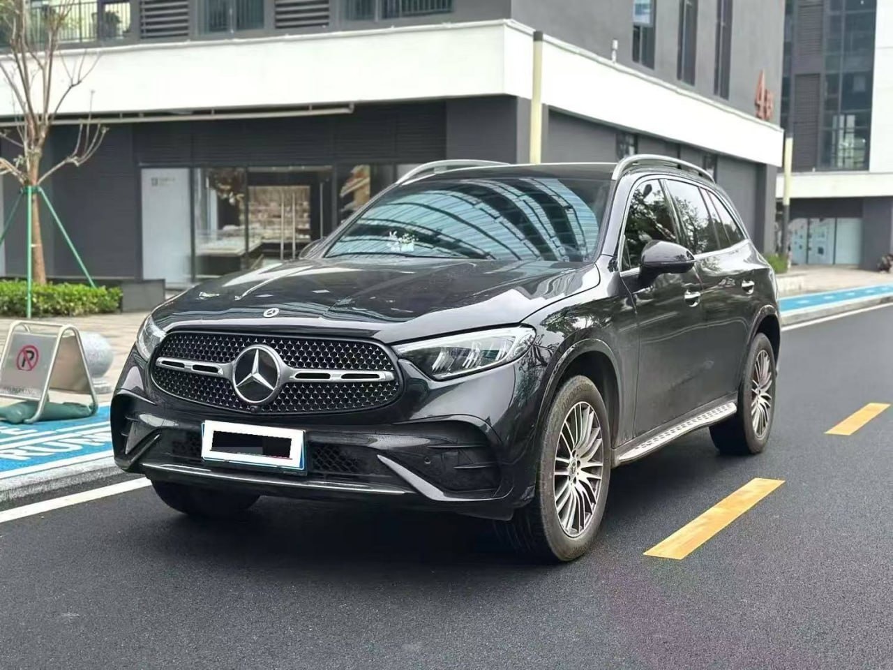 Mercedes-Benz GLC 300 L — фото автомобиля