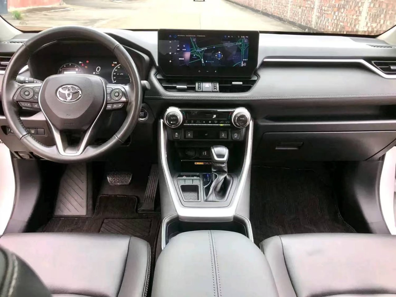 Toyota RAV4 — Панель управления